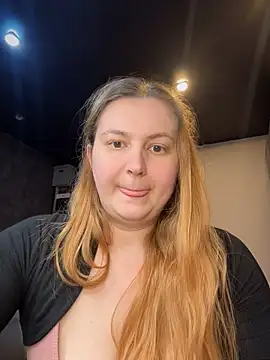 CandyShoopp Adlı Modelin Canlı XXX Sohbeti