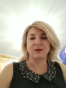 AhlyssaLove1155's Live XXX Chat