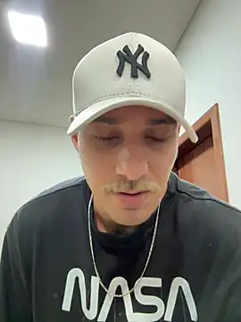 roberthrichardc Live XXX Chat