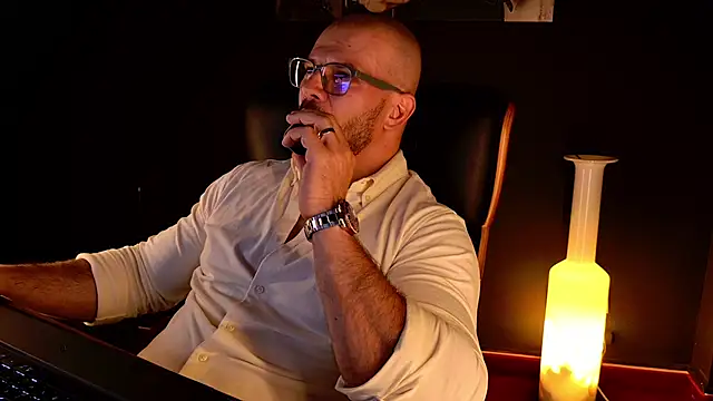 Онлайн чат XXX AngeloEric
