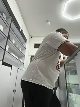 Patricio_02 Adlı Modelin Canlı XXX Sohbeti