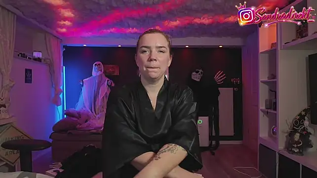 SandraDirekt's Live XXX Chat