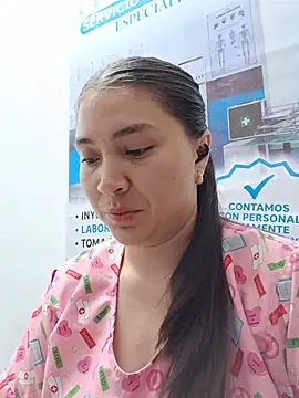 ANDREA__24 Adlı Modelin Canlı XXX Sohbeti