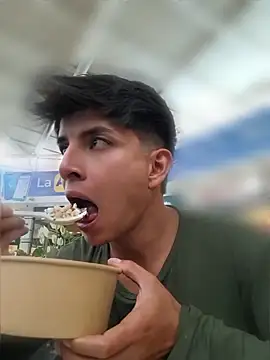 ZaneHoward XXX чат на живо