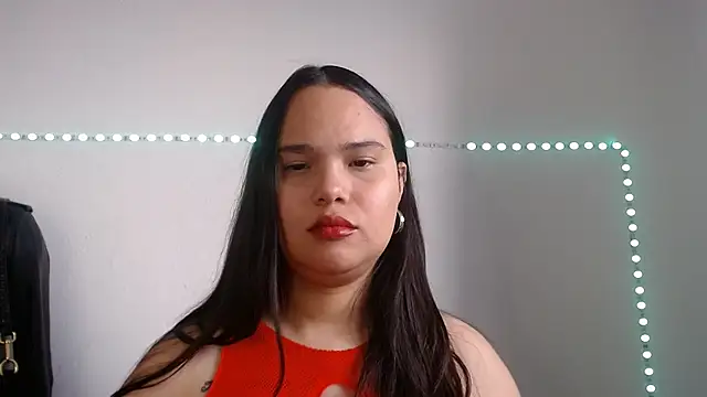 nicolle_jenifer Adlı Modelin Canlı XXX Sohbeti