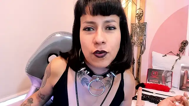 Chatroom XXX en direct de Valkiriia_wiine