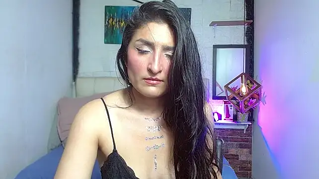 Lucy_1825_'s Live XXX Chat