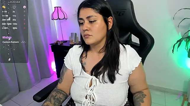 karlie02_'s Live XXX Chat