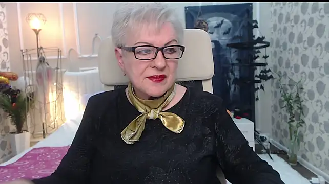 Chat +18 de KayleSmoll ao vivo