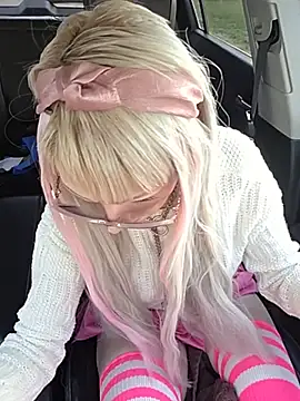 BeautifulBustyBlondeのライブXXXチャット