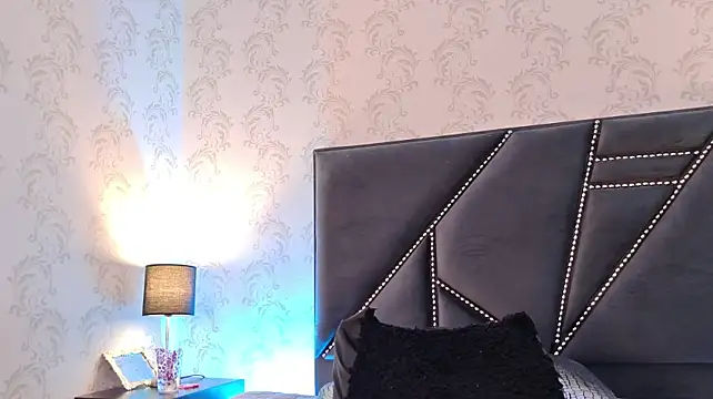 Jules_velvet's Live XXX Chat