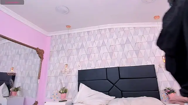 WhinterHanss Adlı Modelin Canlı XXX Sohbeti