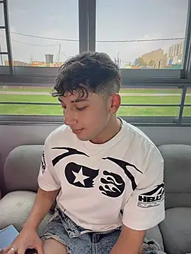 OLIVER_K Chat XXX in diretta