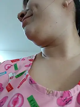 ANDREA__24のライブXXXチャット
