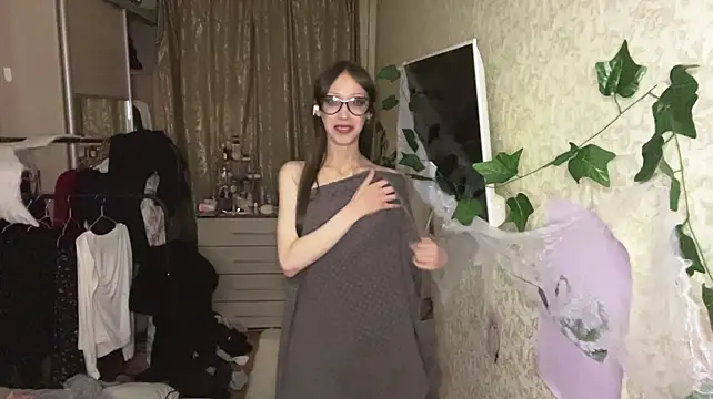KoriLevanderのライブXXXチャット