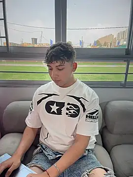 Chat +18 de OLIVER_K ao vivo