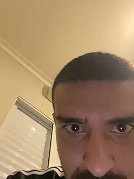 Chat +18 de Ivis1999 ao vivo