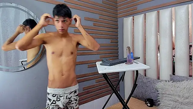 EstebanValdezs লাইভ XXX চ্যাট