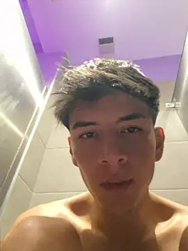 ZaneHoward live XXX chat