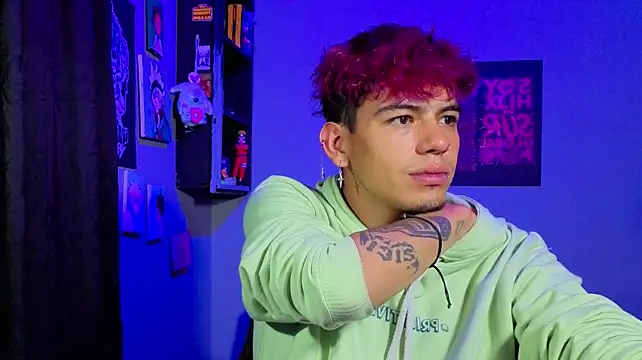 צ'אט XXX בשידור חי של MikeyKuro