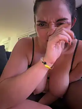Chloe-ta's Live XXX Chat