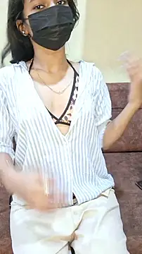 zulmi_zoya Show in webcam