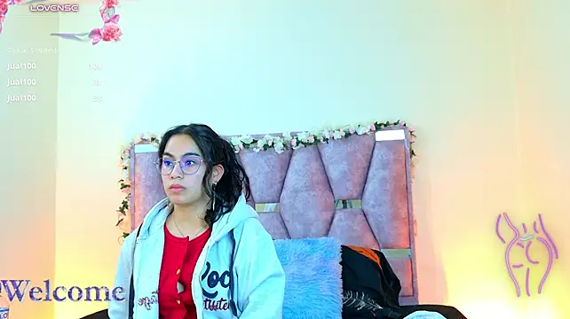iris_mandarinne_'s Live XXX Chat