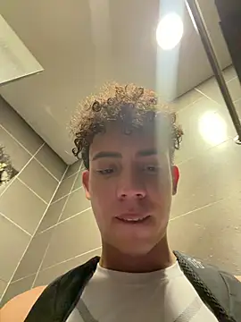 yoursexyjose's Live XXX Chat
