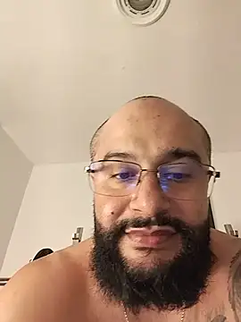 צ'אט XXX בשידור חי של Luke__09