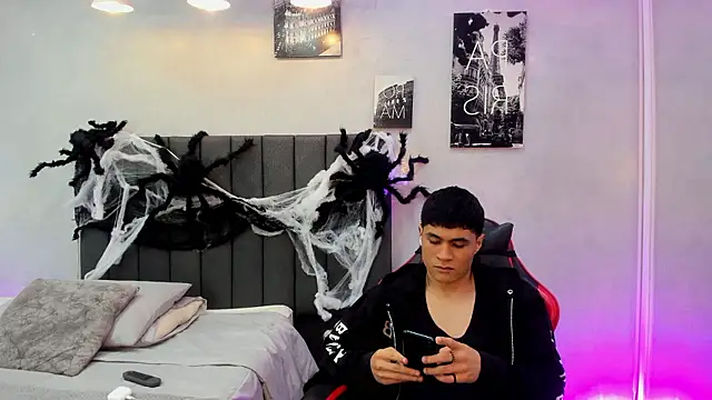 roan_birkin's Webcam Show