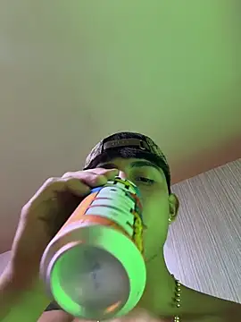 XXX chat uživo modela Lander_Cruz