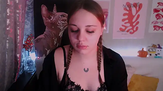 LunaViixen Adlı Modelin Canlı XXX Sohbeti
