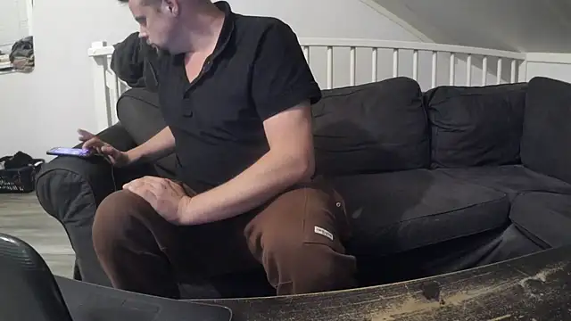 YourLoveBoyKevin's Live XXX Chat