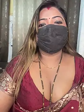 XXX chat uživo modela Lovely-Geet