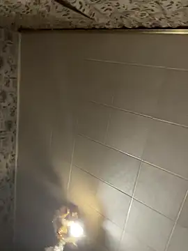 XXX chat uživo modela Emmik24