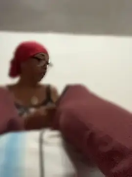Ladyzee25's Webcam Show