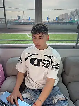 OLIVER_Kn Live XXX chat