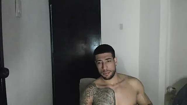 ThiagoLugo's Live XXX Chat