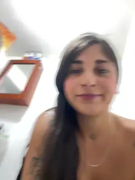 Francesca_Skuirt Chat XXX in diretta