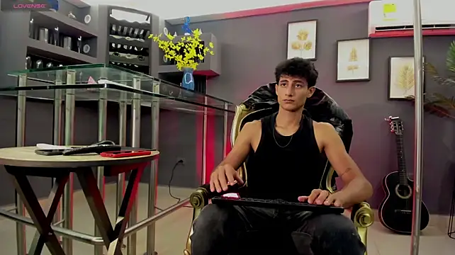 MaxiimoRomano_ élő XXX-chatje