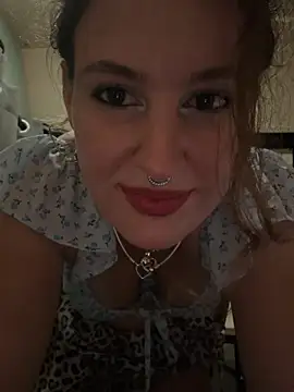 Онлайн чат XXX LillyFlowerson