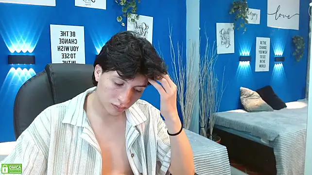 Marcoviolet live XXX chat