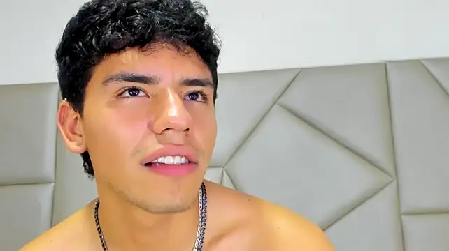 Tobias_Vega's Live XXX Chat