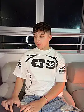 Chat +18 de OLIVER_K ao vivo
