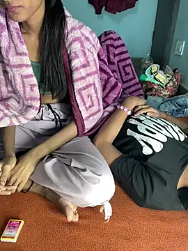 Ex_ppriya Adlı Modelin Canlı XXX Sohbeti
