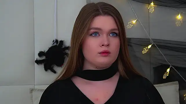 CrystalLyons' Live XXX Chat