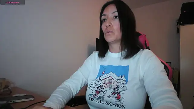Yulian_Milf élő XXX-chatje