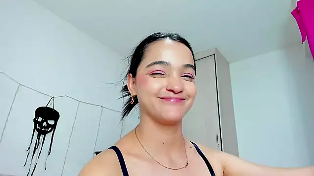monica_little23's Live XXX Chat
