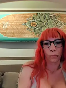 Chat +18 de Ruby_Rebel ao vivo