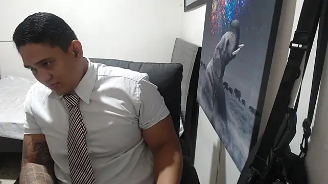 צ'אט XXX בשידור חי של coltonmassiff